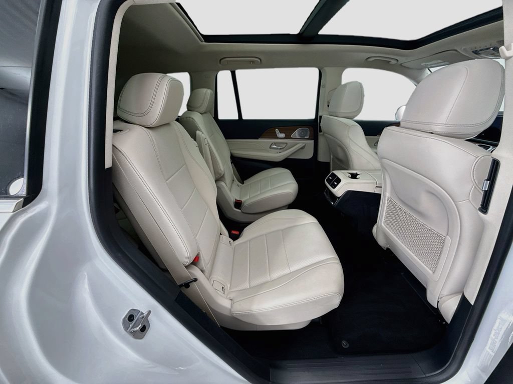 Used 2024 Mercedes-Benz GLS 450 4MATIC image 21