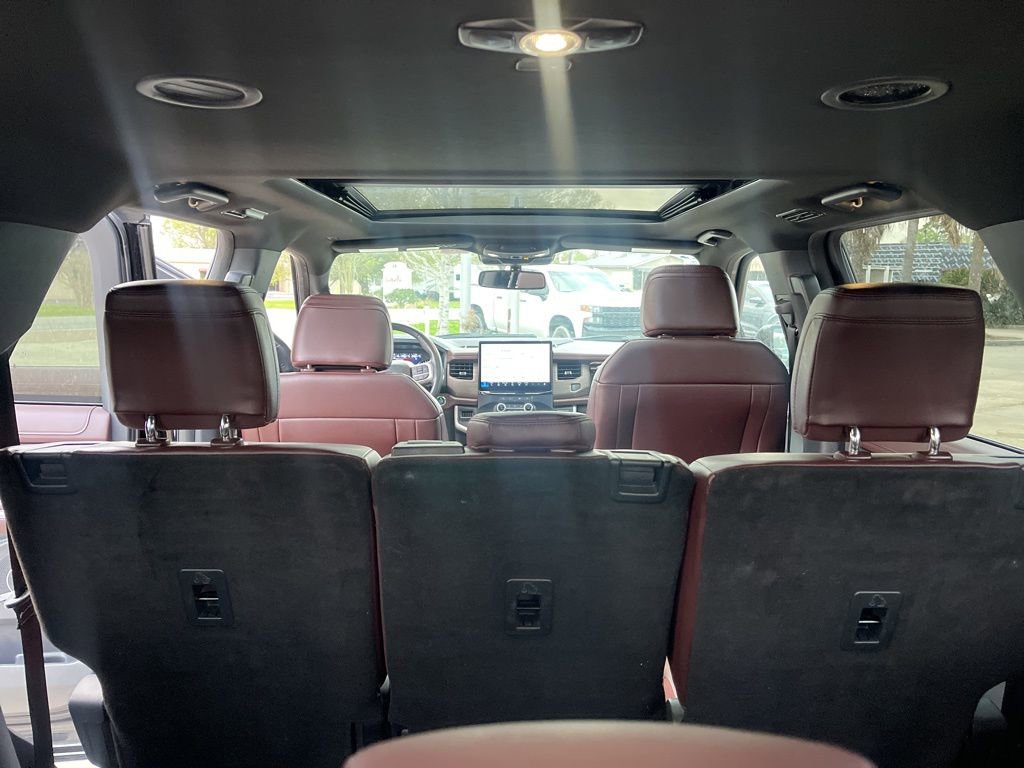 Used 2024 Ford Expedition Limited image 12