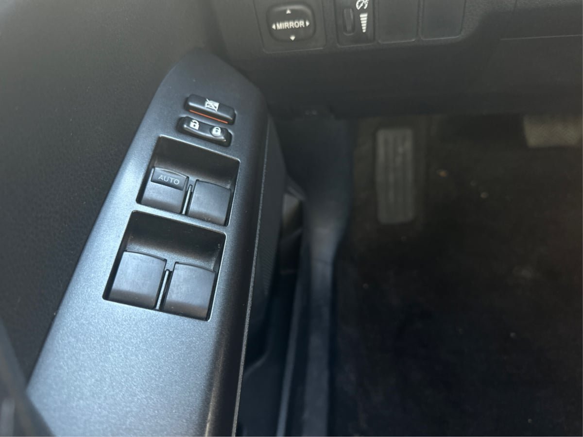 Used 2016 Toyota RAV4 XLE AWD/4WD image 11