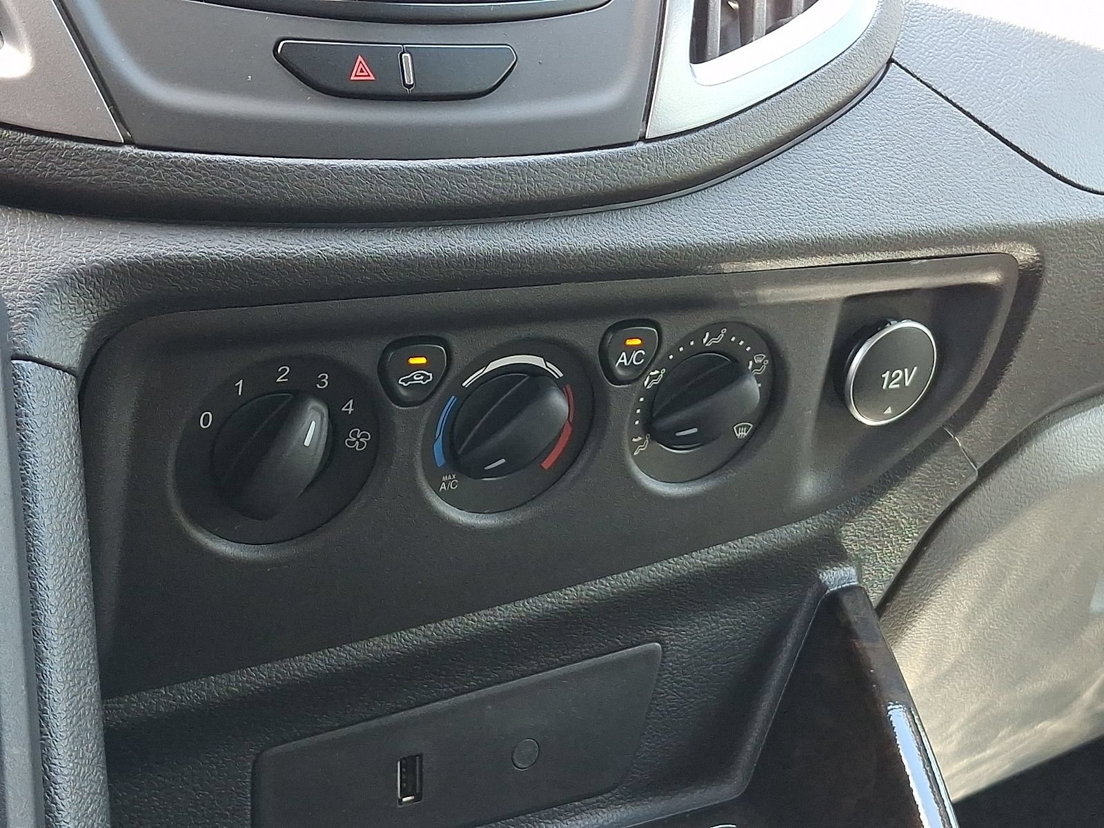 Used 2017 Ford Transit 150 XLT RWD image 18