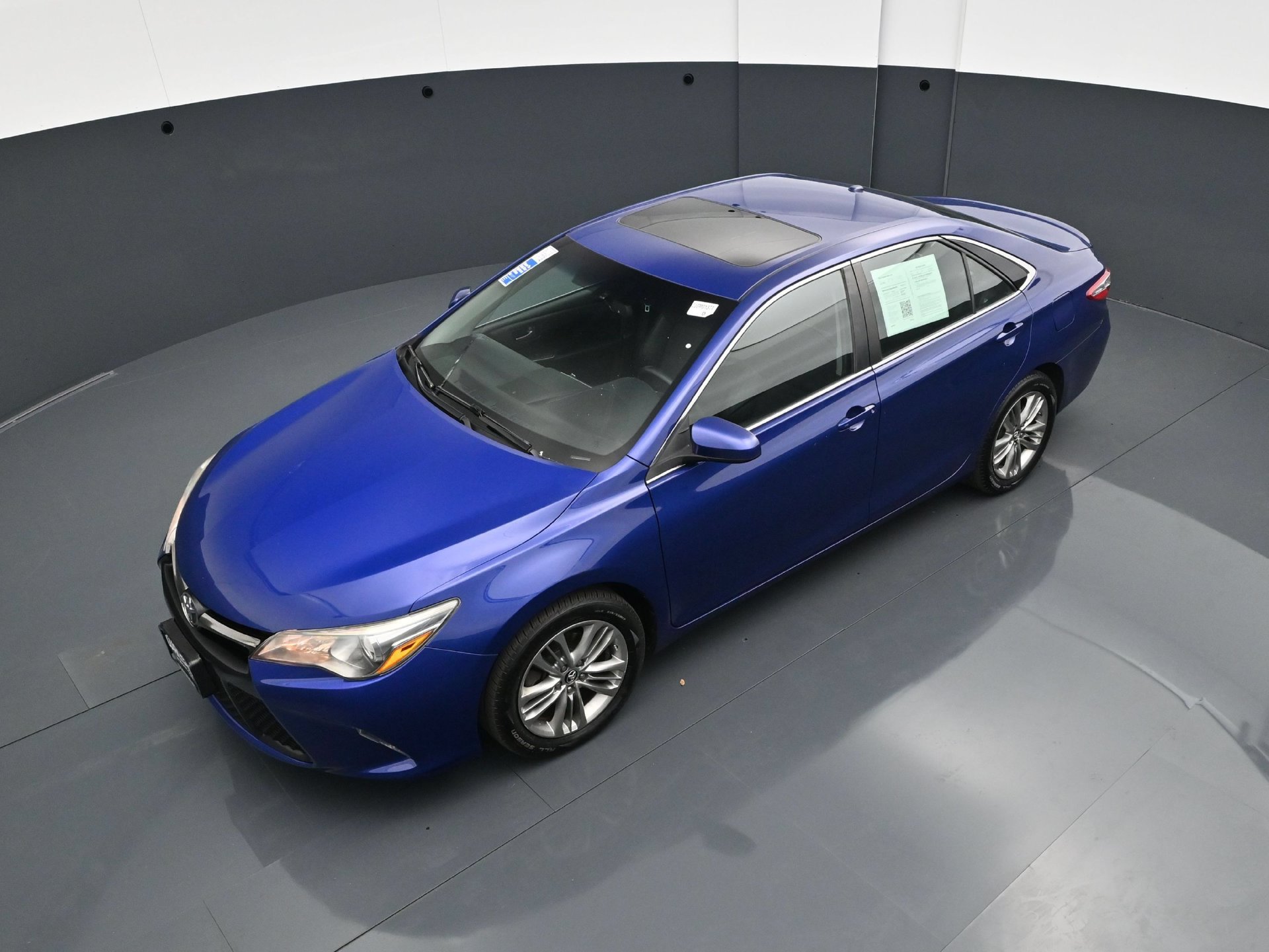 Used 2016 Toyota Camry SE w/ Moonroof Package FWD image 45