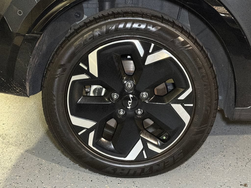 Certified 2023 Kia Niro Wave FWD image 8