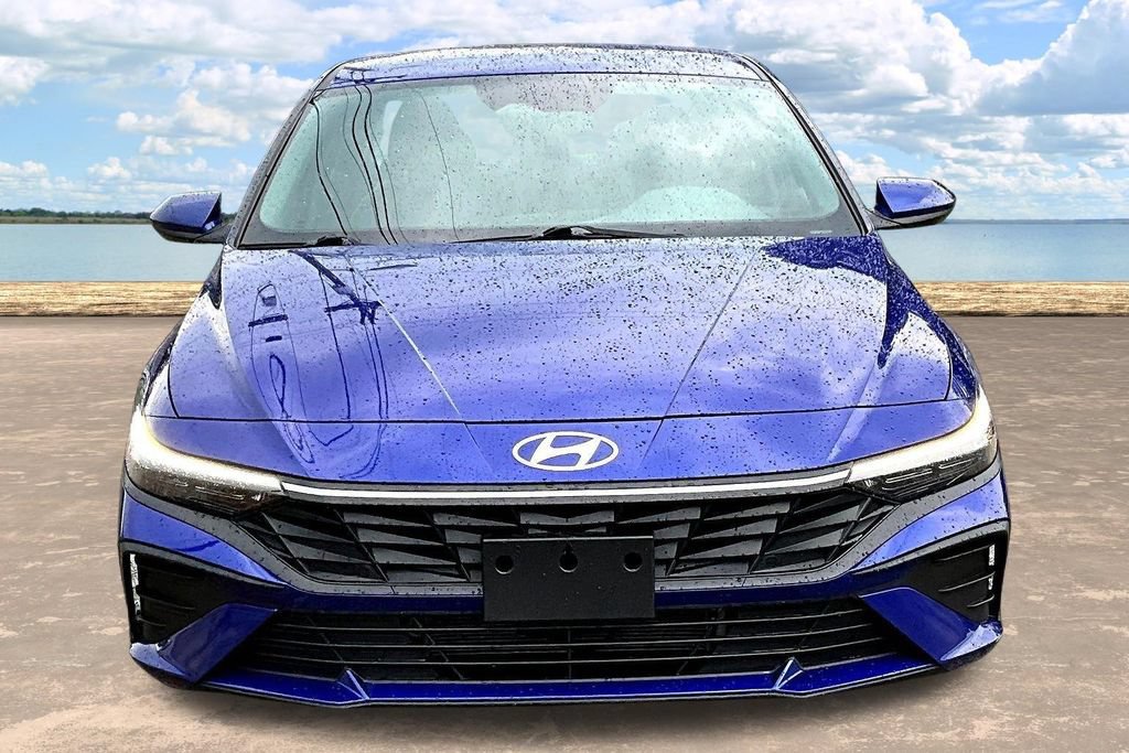Used 2024 Hyundai Elantra Blue FWD image 2