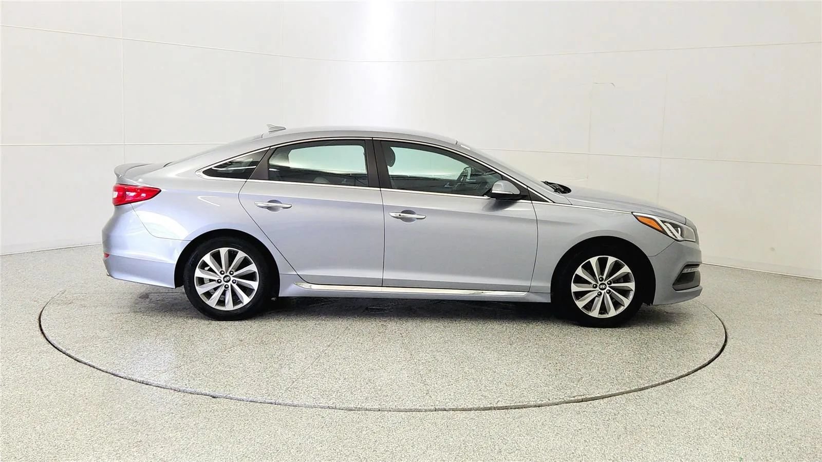 Used 2015 Hyundai Sonata Sport w/ Option Group 04 FWD image 8