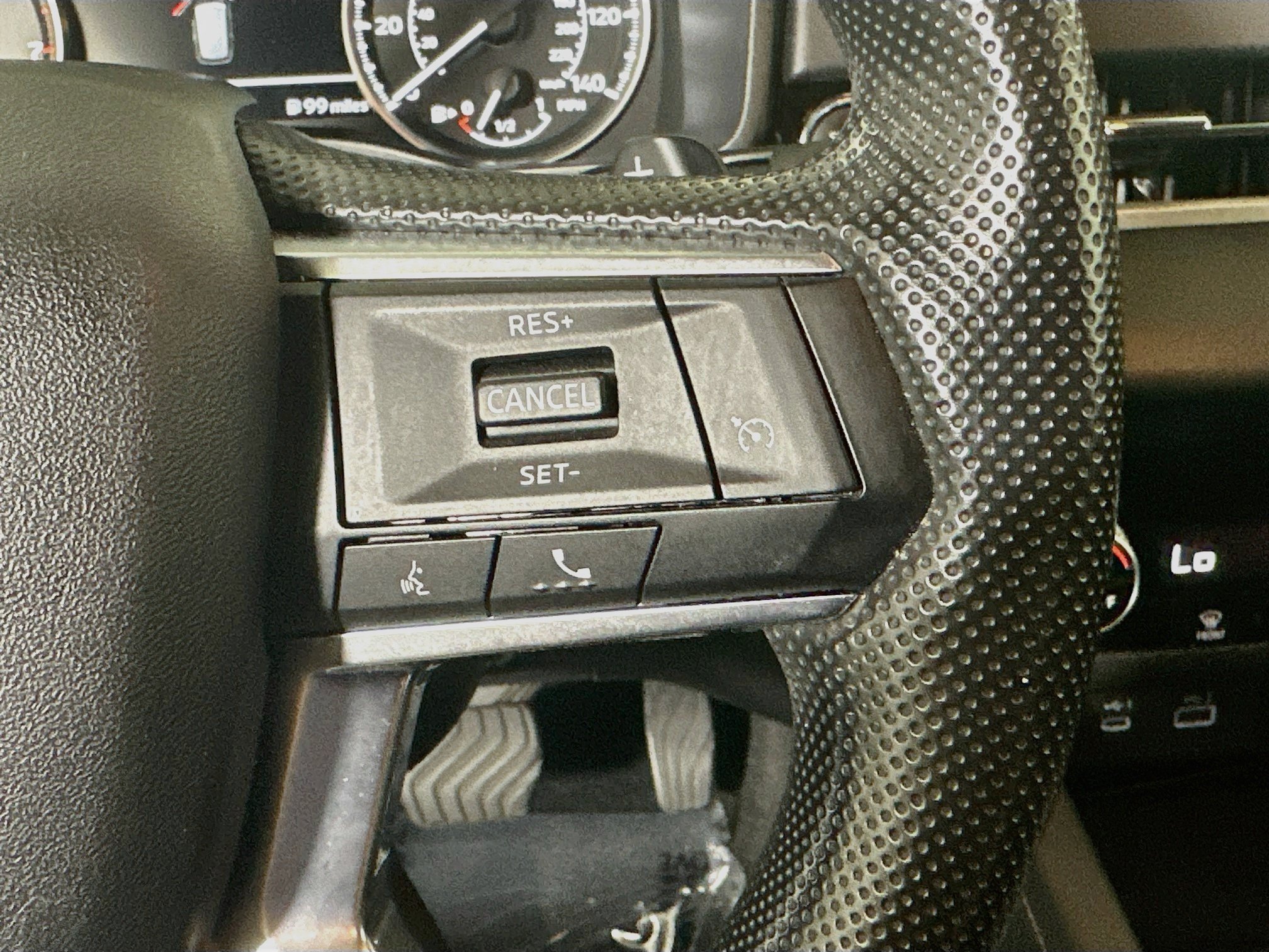 Used 2024 Mitsubishi Outlander ES AWD/4WD image 17