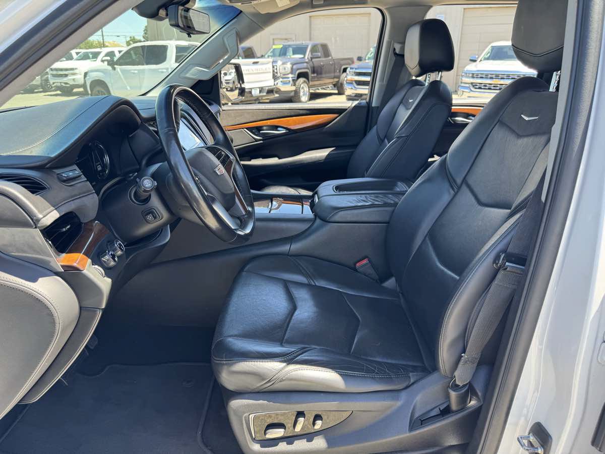 Used 2018 Cadillac Escalade ESV Premium Luxury AWD/4WD image 25