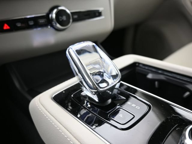 New 2026 Volvo XC90 B6 Ultra w/ Protection Package Premier AWD/4WD image 13
