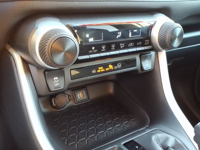 Certified 2024 Toyota RAV4 LE AWD/4WD image 23