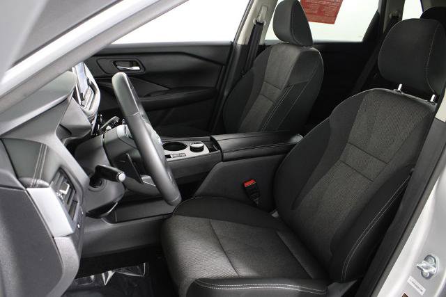 Certified 2025 Nissan Rogue SV image 19