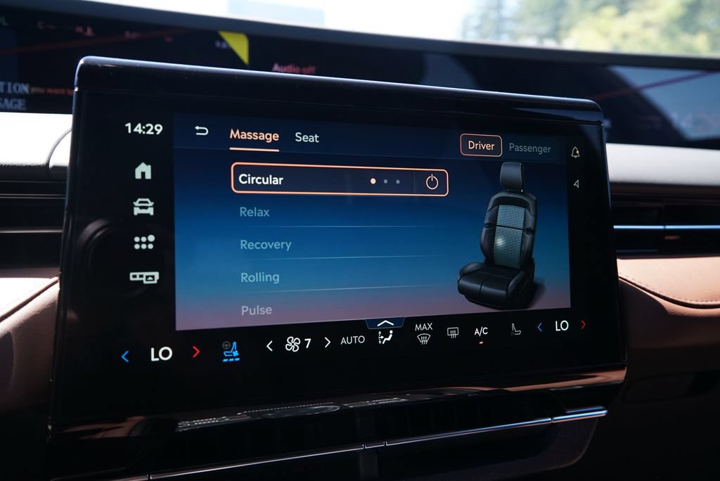 New 2026 Lincoln Nautilus Reserve AWD/4WD image 18