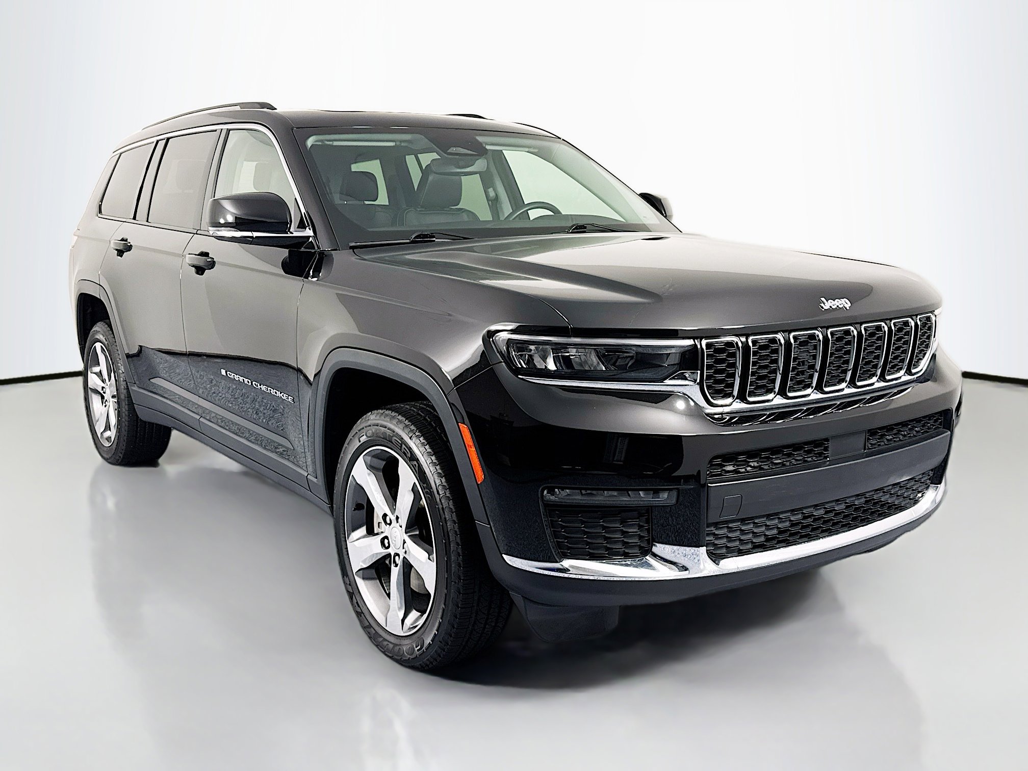 Used 2022 Jeep Grand Cherokee L Limited image 3
