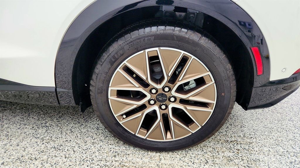 Used 2024 Ford Mustang Mach-E Premium image 9