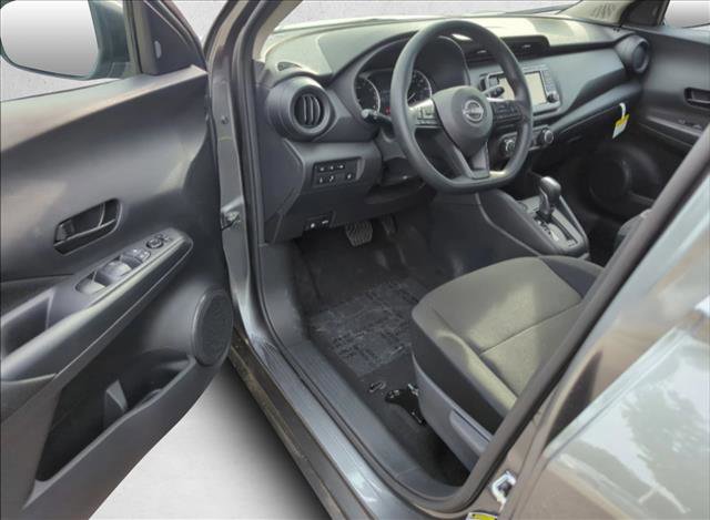 Used 2025 Nissan Kicks Play S image 4