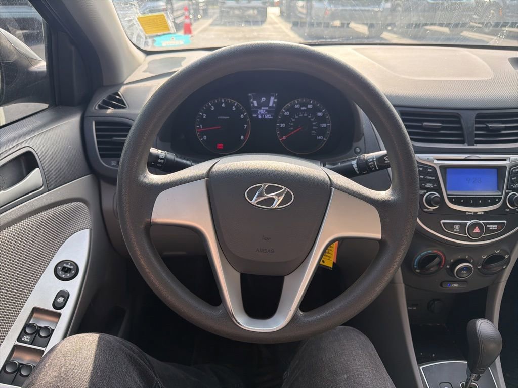 Used 2012 Hyundai Accent GLS FWD image 12
