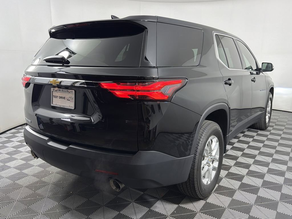 Used 2023 Chevrolet Traverse LS w/ Safety Package image 6