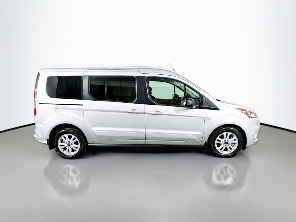 Used 2022 Ford Transit Connect XLT FWD image 6