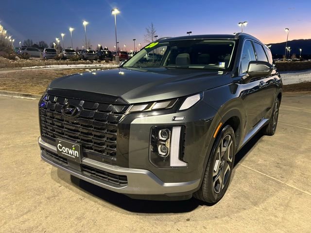 Used 2024 Hyundai Palisade Limited image 3