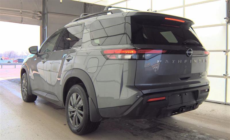 Used 2023 Nissan Pathfinder SV w/ SV Premium Package image 13