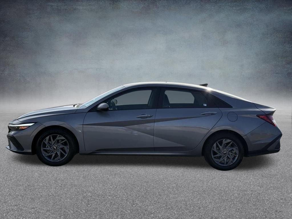 Used 2024 Hyundai Elantra SEL image 7