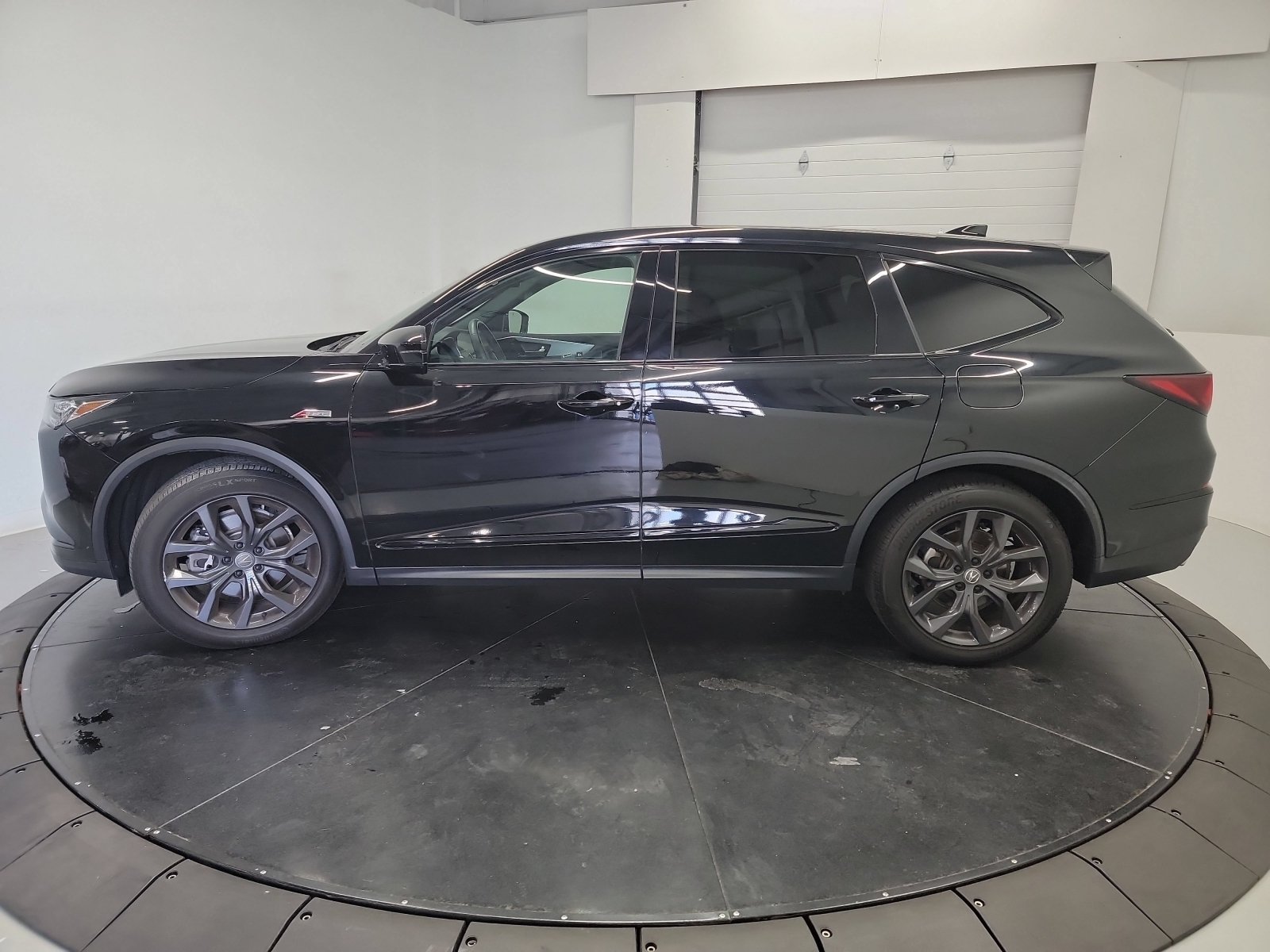 Used 2023 Acura MDX A-Spec AWD/4WD image 4