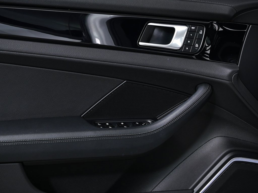 Certified 2022 Porsche Panamera 4 image 6