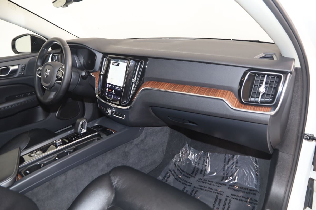 Used 2024 Volvo S60 B5 Plus AWD/4WD image 37