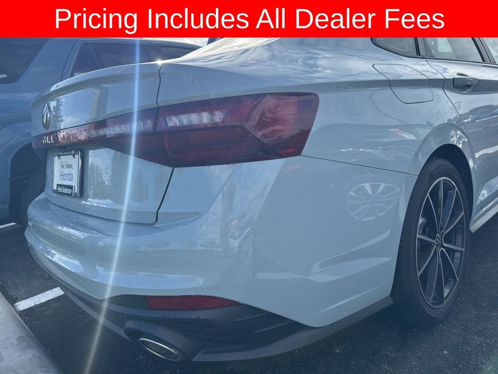 Used 2025 Volkswagen Jetta GLI Autobahn FWD image 6