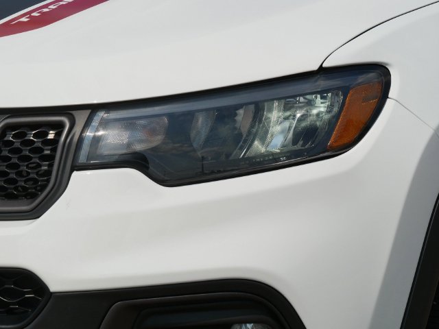 Used 2024 Jeep Compass Trailhawk AWD/4WD image 10
