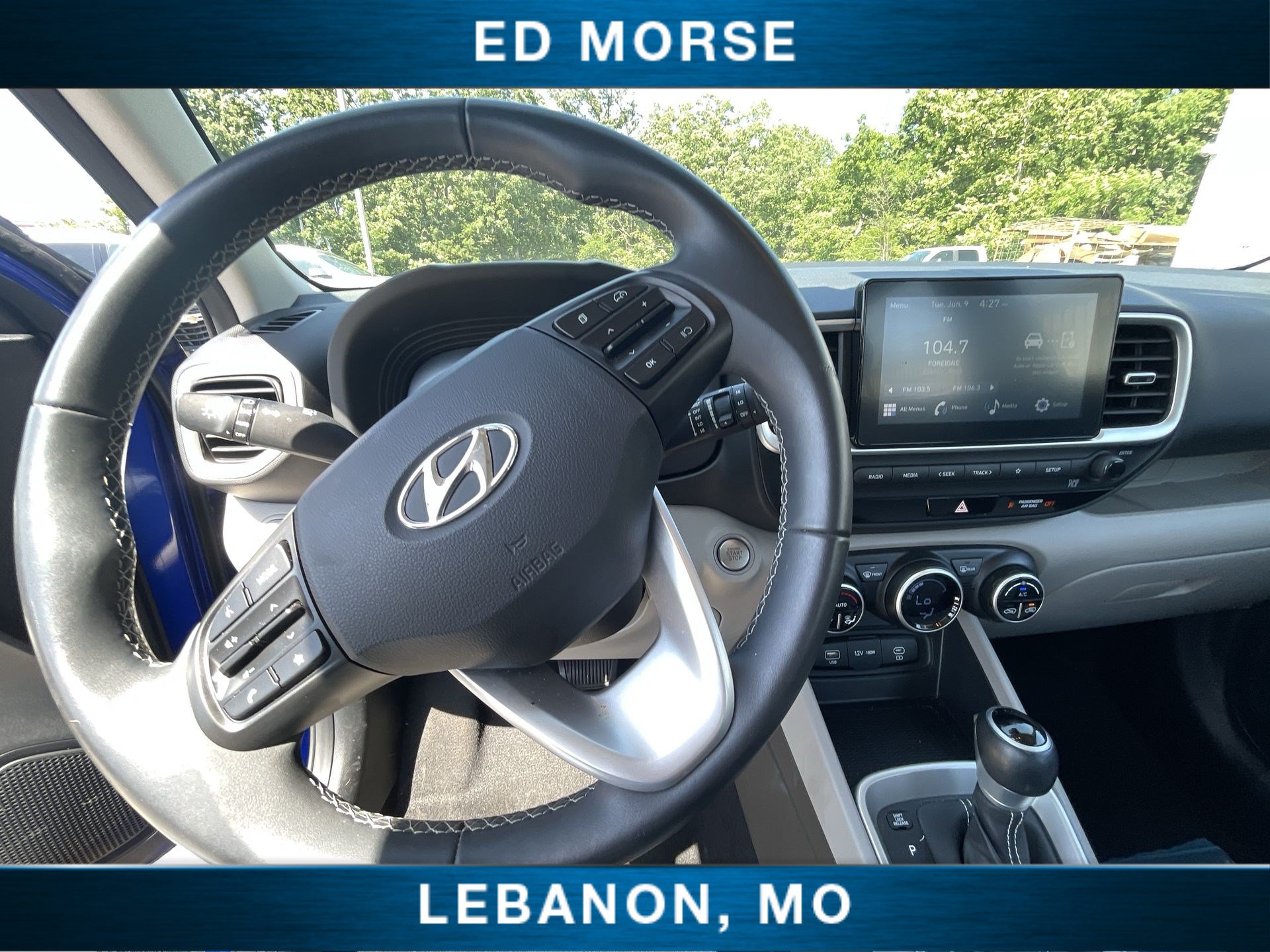 Used 2025 Hyundai Venue SEL FWD image 11