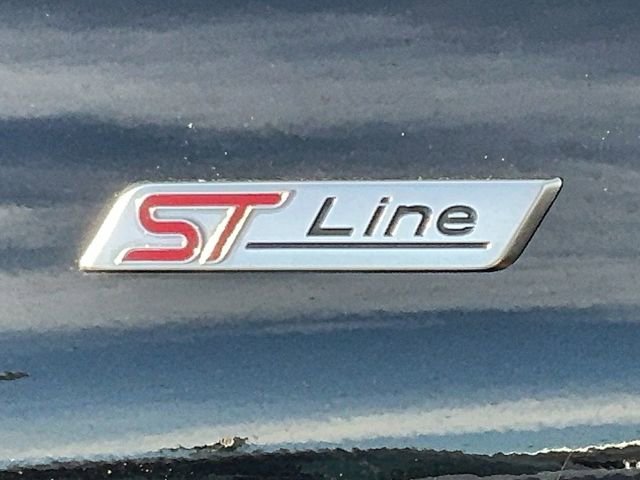 Used 2025 Ford Escape ST-Line Select AWD/4WD image 12