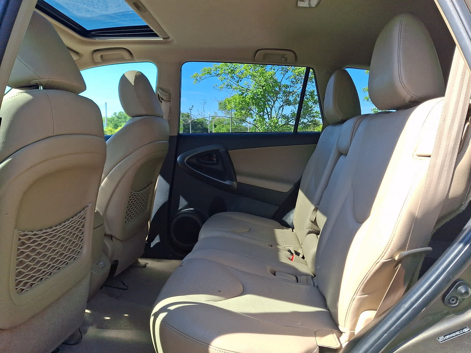 Used 2012 Toyota RAV4 Limited w/ Navigation Value Pkg AWD/4WD image 12