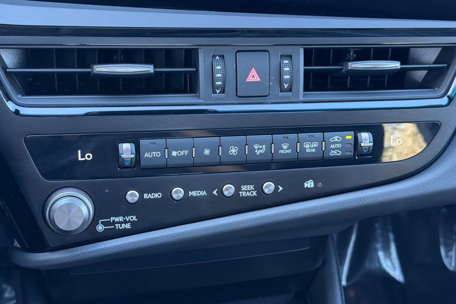 Used 2025 Lexus ES 350 image 27