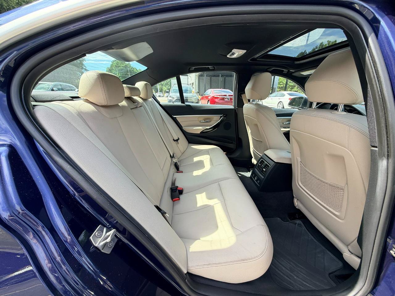 Used 2017 BMW 330i xDrive Sedan AWD/4WD image 13