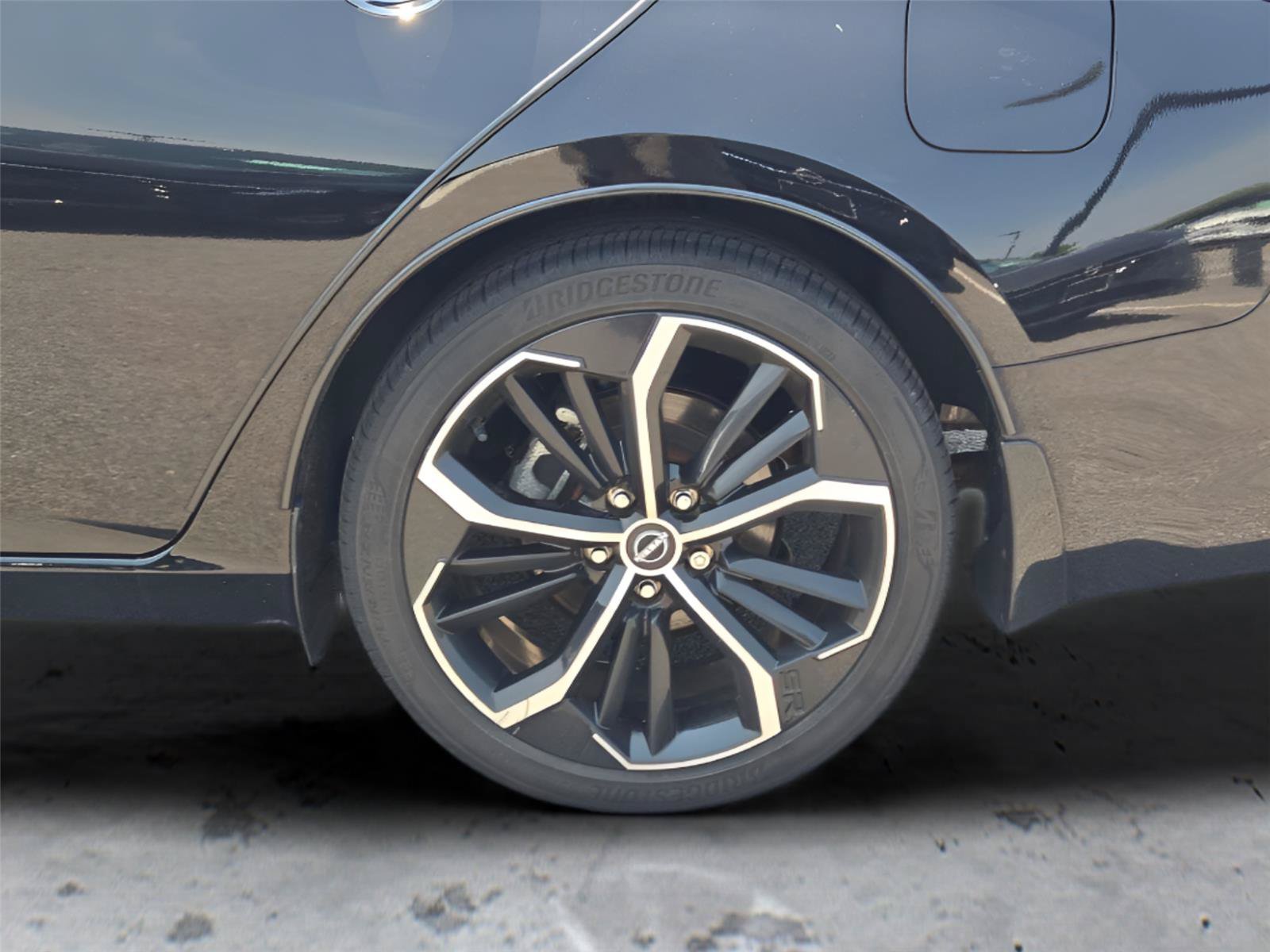 Used 2023 Nissan Altima 2.5 SR FWD image 15