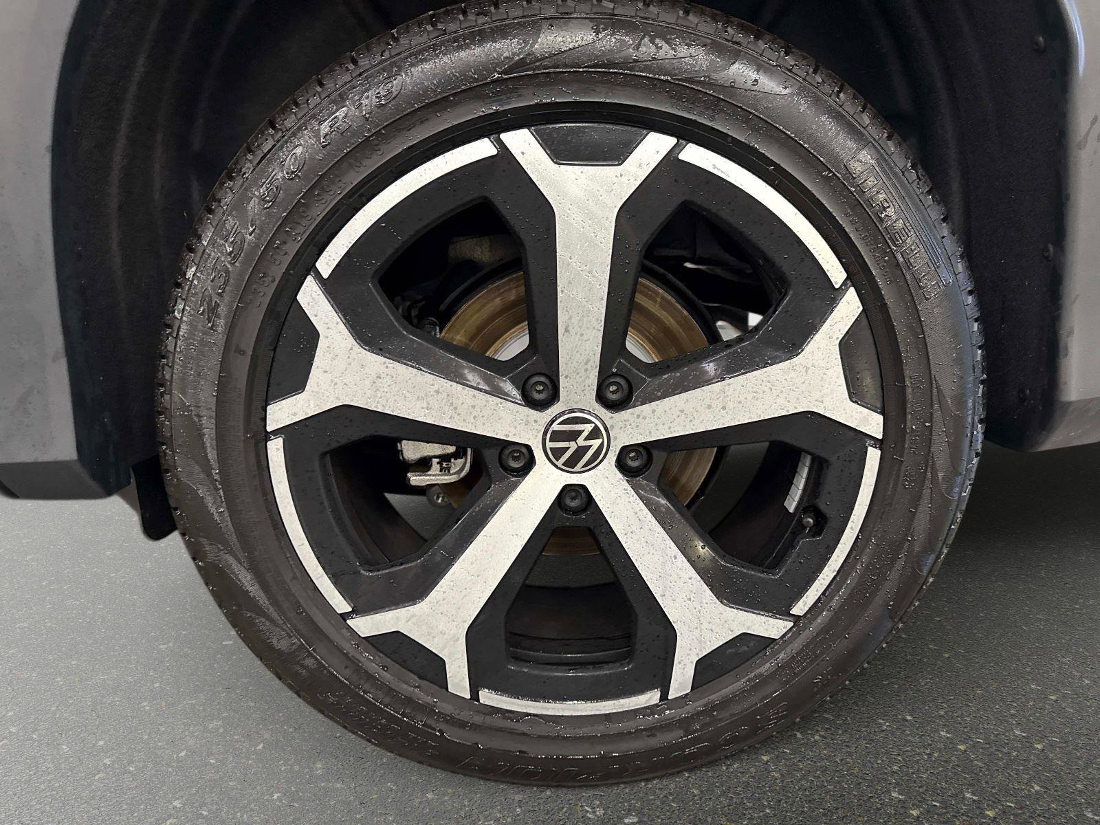 New 2026 Volkswagen Tiguan SE image 9