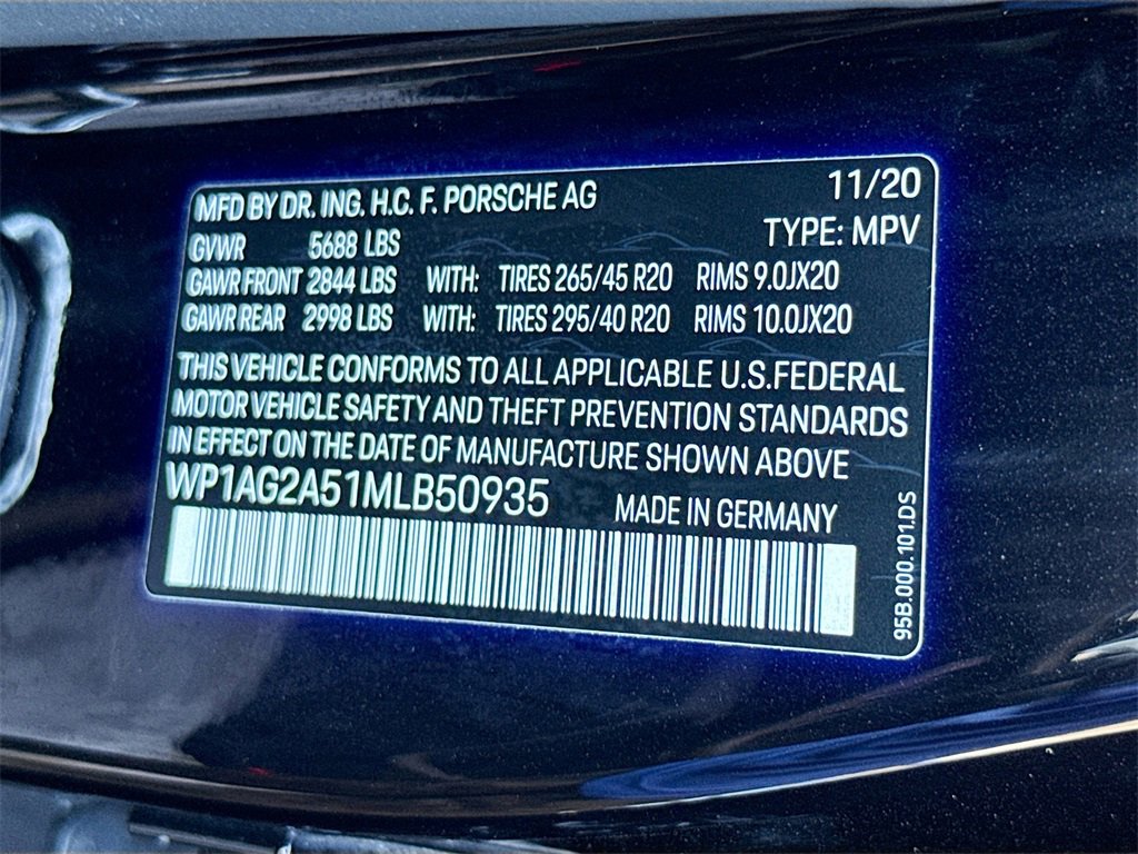 Used 2021 Porsche Macan GTS w/ Sport Chrono Package image 37