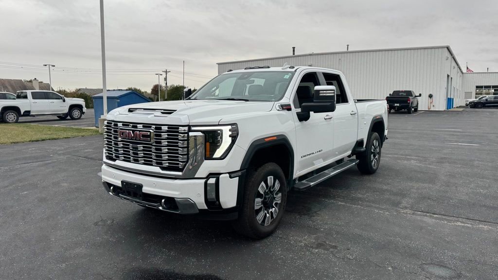 Used 2024 GMC Sierra 2500 Denali w/ Technology Package AWD/4WD image 3