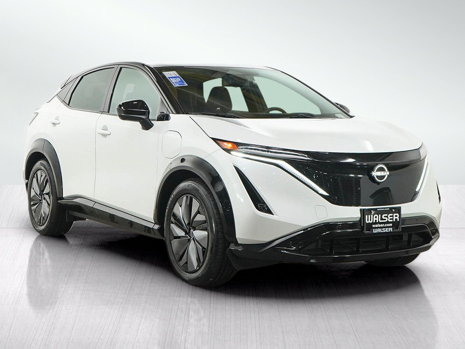 Used 2025 Nissan Ariya AWD image 7