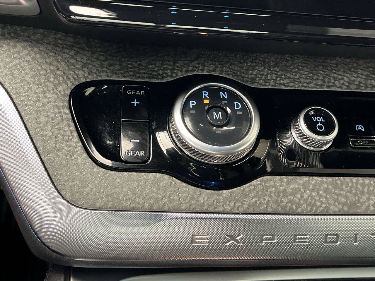 Used 2025 Ford Expedition Tremor AWD/4WD image 30