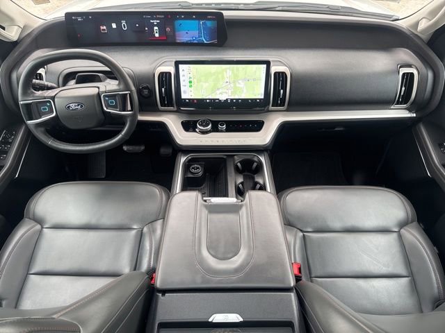 Used 2025 Ford Expedition Active image 10