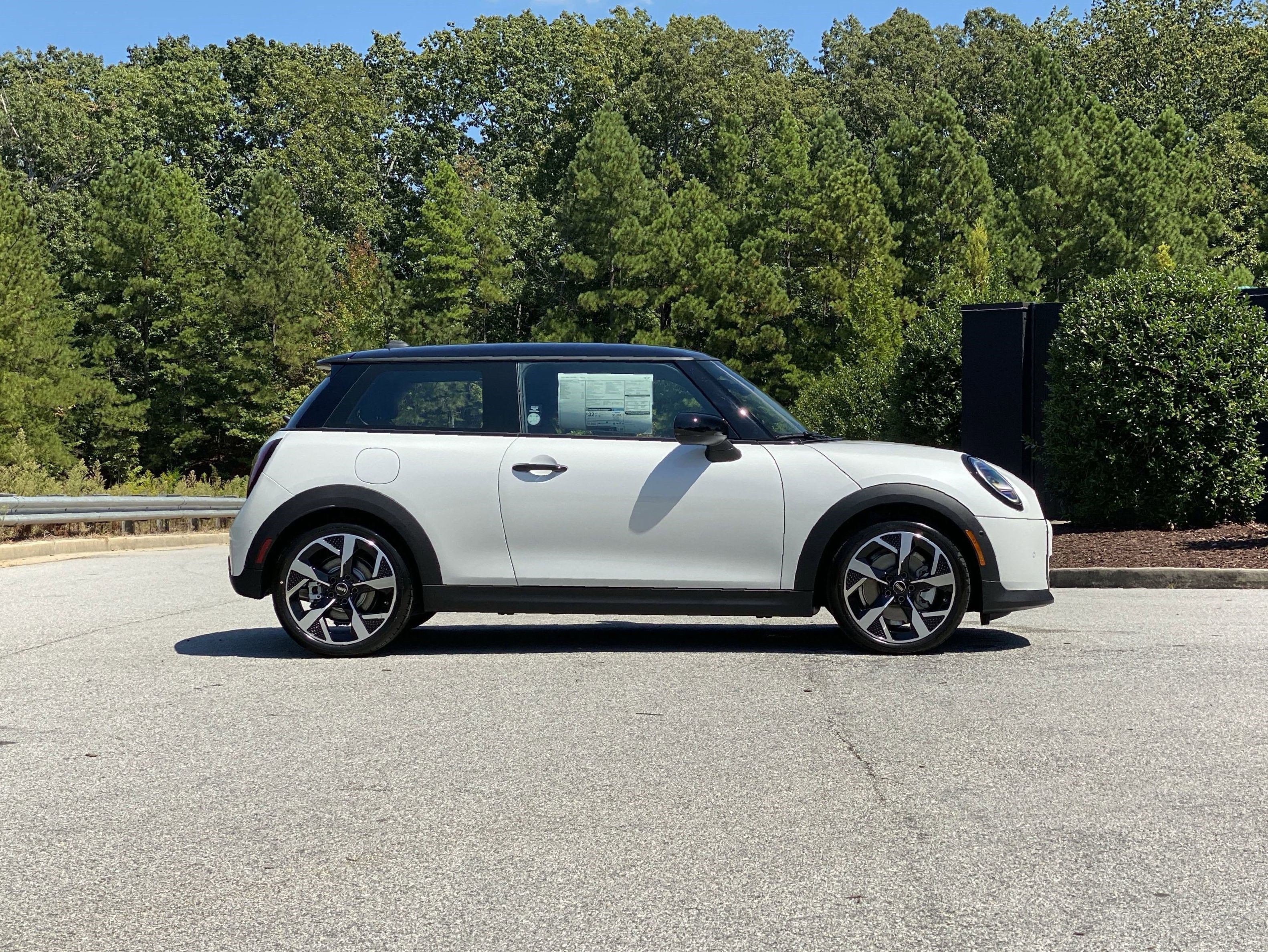 Used 2026 MINI Cooper 2-Door Hardtop FWD image 5