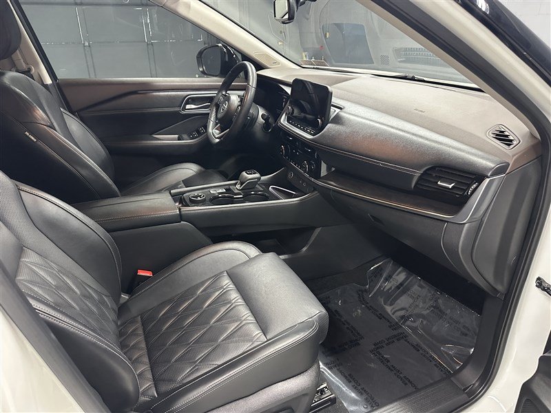 Used 2021 Nissan Rogue Platinum AWD/4WD image 11