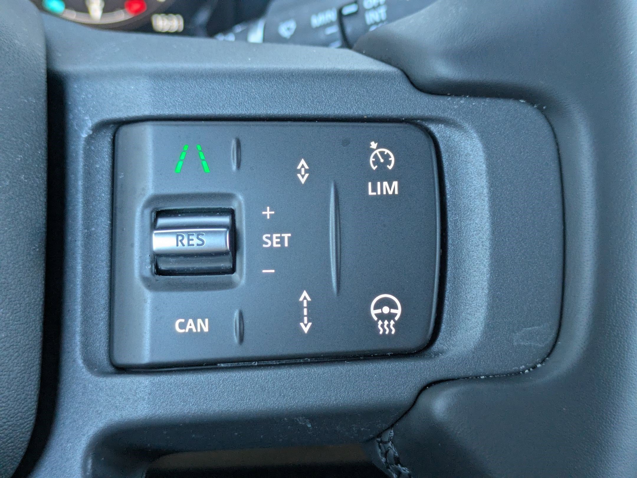 Certified 2025 Land Rover Defender 110 X-Dynamic SE image 17