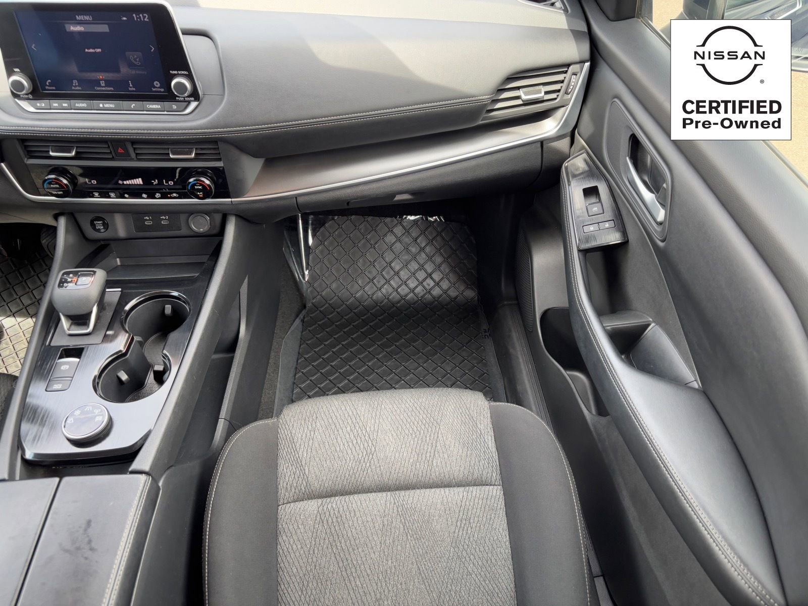 Certified 2025 Nissan Rogue SV image 15