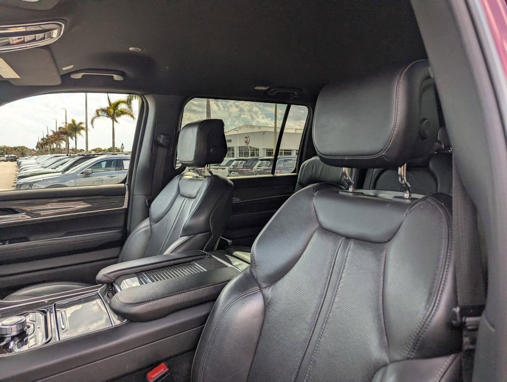 Used 2022 Jeep Wagoneer Series III image 23