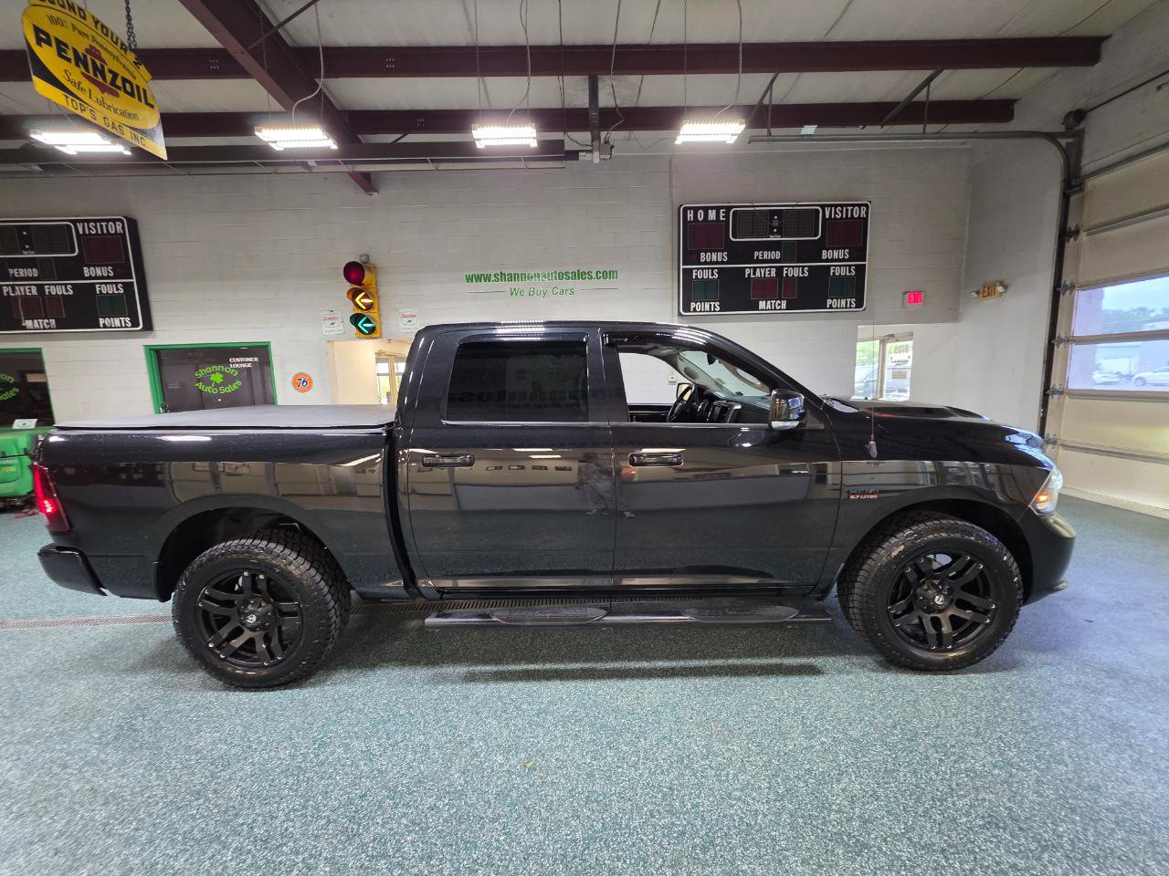 Used 2016 RAM 1500 Sport w/ Black Ram 1500 Sport Group AWD/4WD image 5