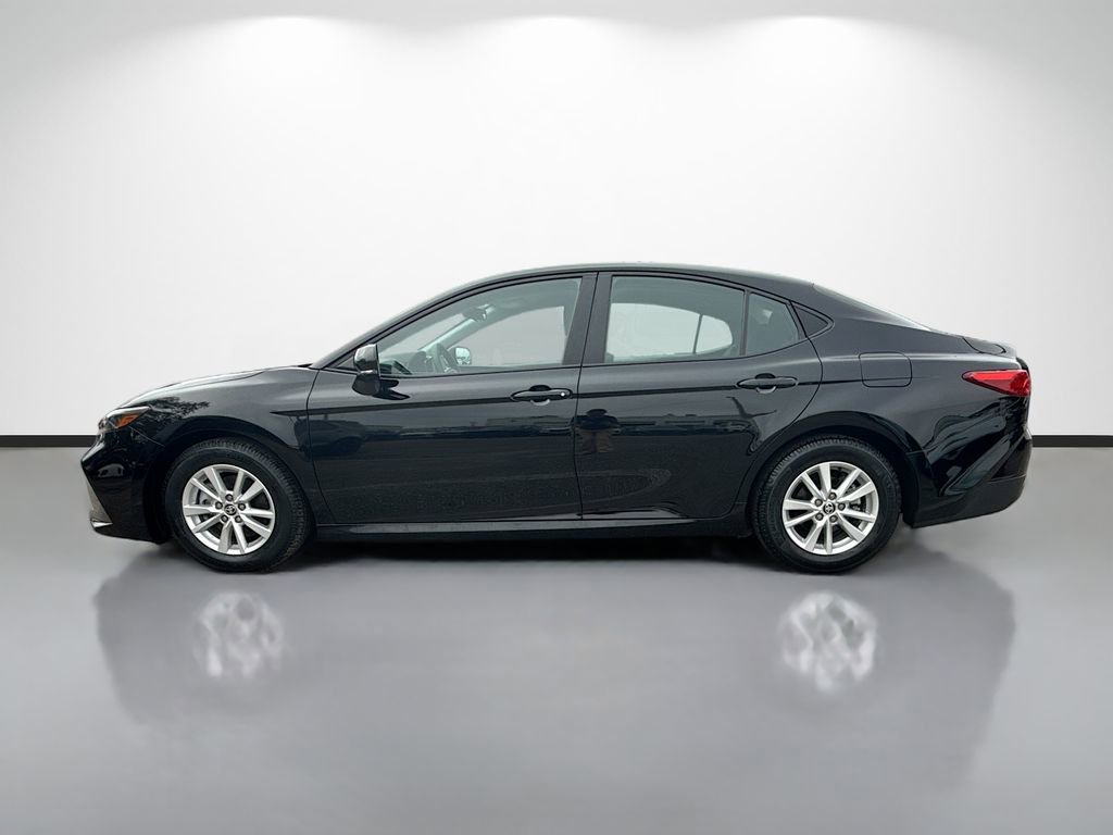 Used 2025 Toyota Camry LE image 6