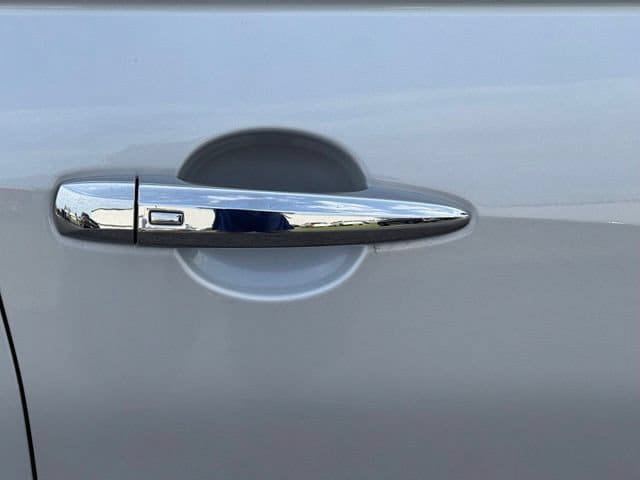 Used 2025 Nissan Altima 2.5 SV FWD image 14