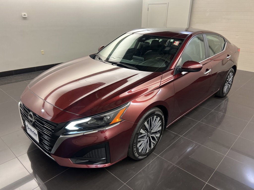 Used 2023 Nissan Altima 2.5 SV image 3