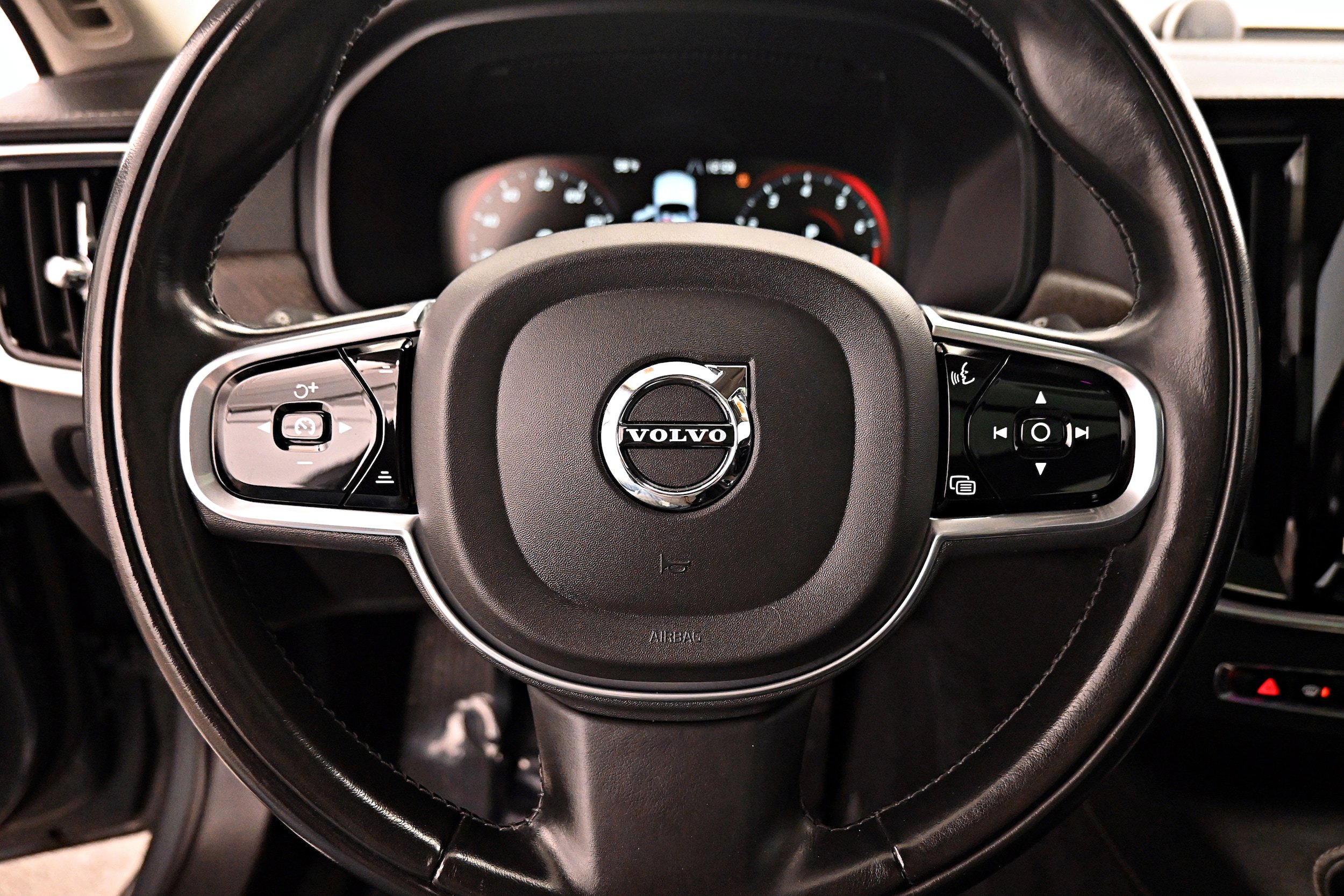 Used 2018 Volvo V90 T6 Cross Country w/ Convenience Package AWD/4WD image 6